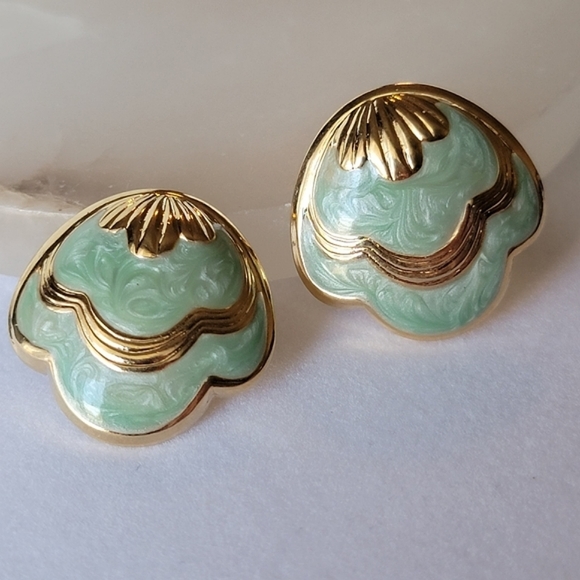 Vintage 1989 Avon Pearlized Pastel Pierced Earrings Gold Tone Enamel - Picture 4 of 8